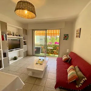 Appartement Chez Virginie : Lumineux Au Calme., Fréjus