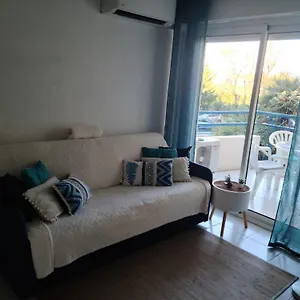 Appartement T2 Climatisé à 5 Minutes à Pied De La Avec Parking, Piscine Et Wifi, Fréjus